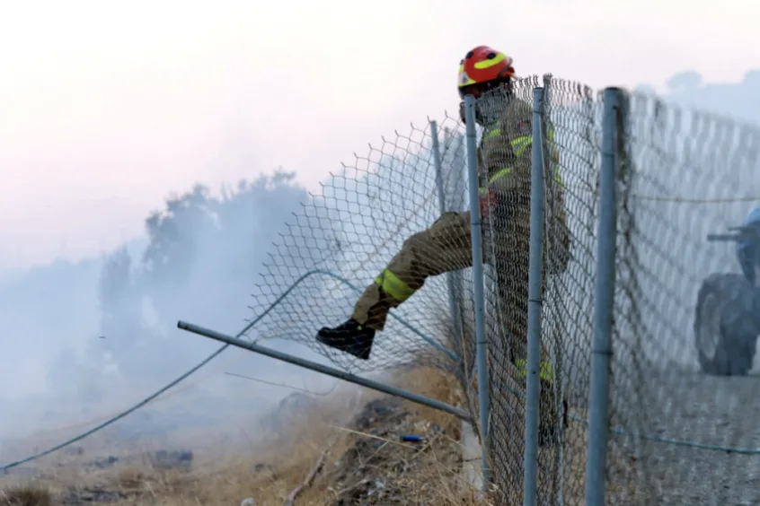 Three Firefighters Die in Greek Wildfires Spreading East