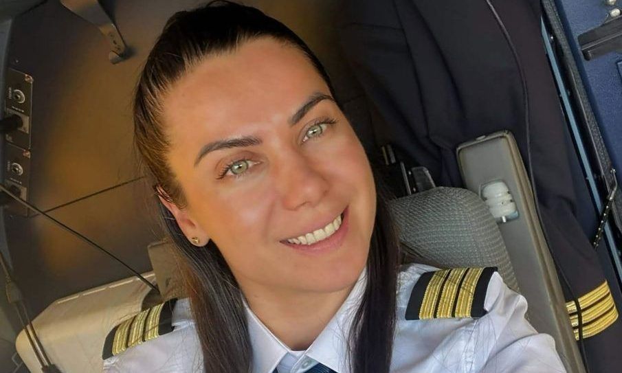The pilot who quit Philosophy to “chase” the clouds
