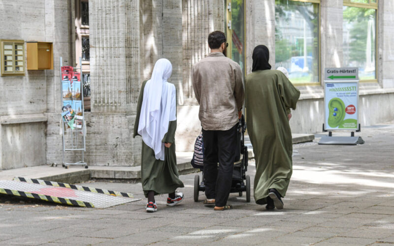Germany Issues 53,598 Family Reunification Visas in Six Months