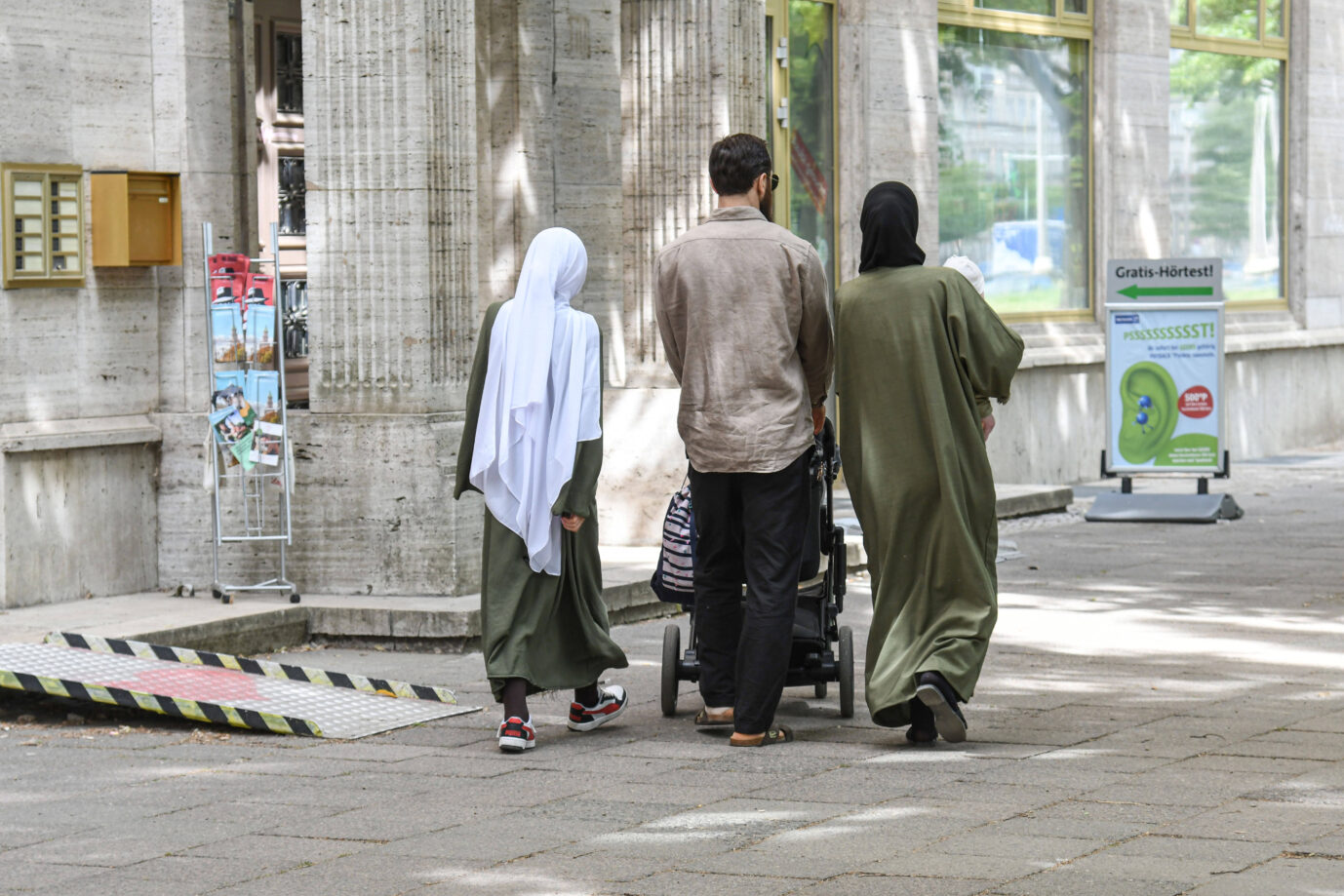Germany Issues 53,598 Family Reunification Visas in Six Months