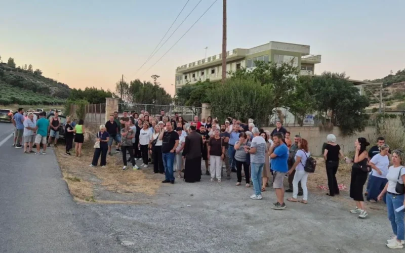 Heraklion: Residents’ anger over illegal immigrant center in Athanatoi
