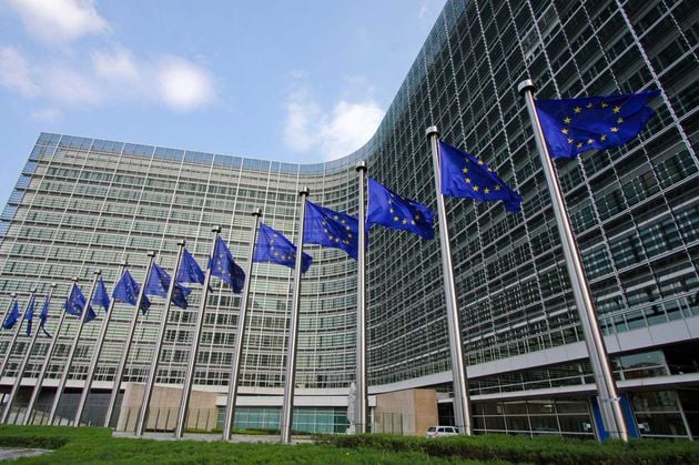 Greece migration pact implementation praised by Commission