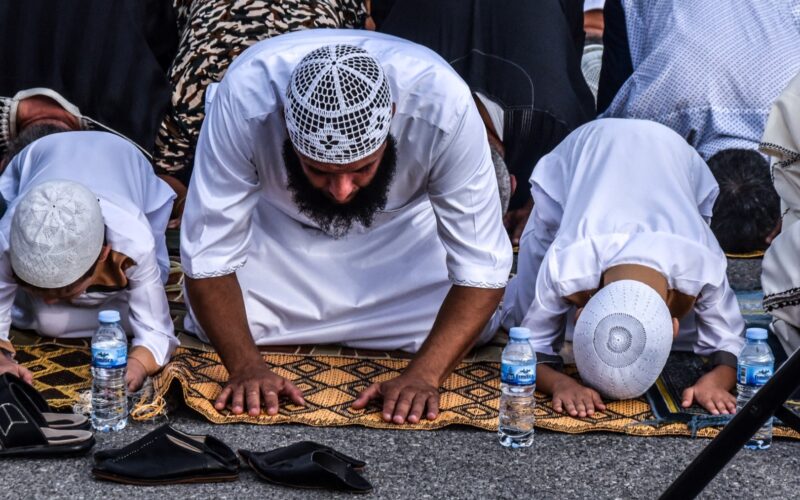 VOX Leads Campaign To Block Mega-Mosque in Seville