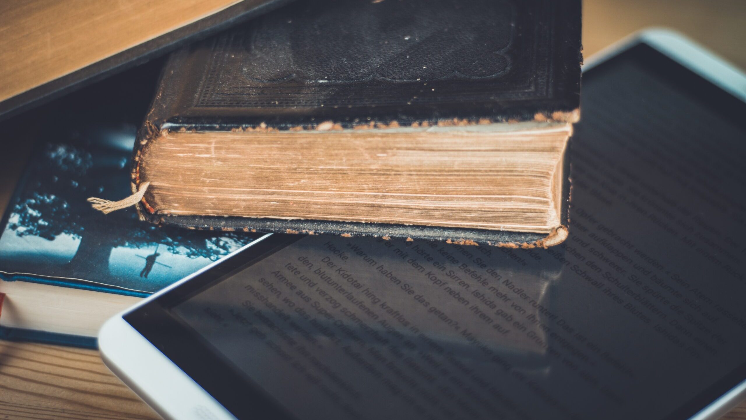 From Horizontal to Vertical Reading: Reclaiming Permanence