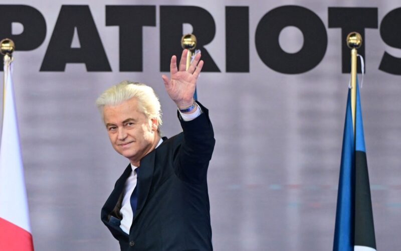 Wilders Demands Rioters and Families Deported to Morocco