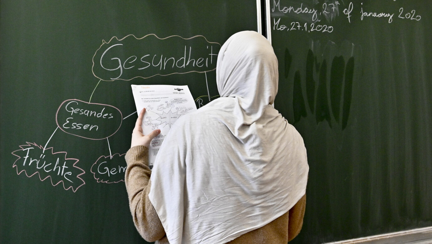 Austrian Muslims Plan to Simply Ignore School Headscarf Ban