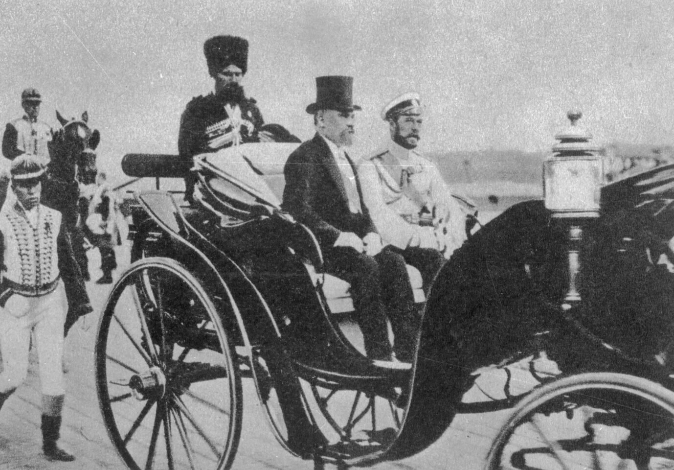 Racing into World War I: A Diplomatic History