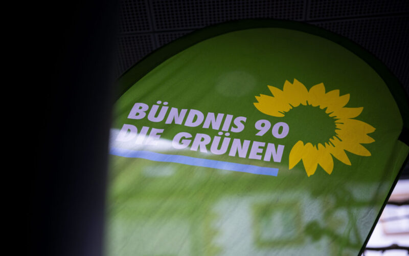 Green Party Candidate Shouts ‘Foreigners Out’ – Remains Eligible