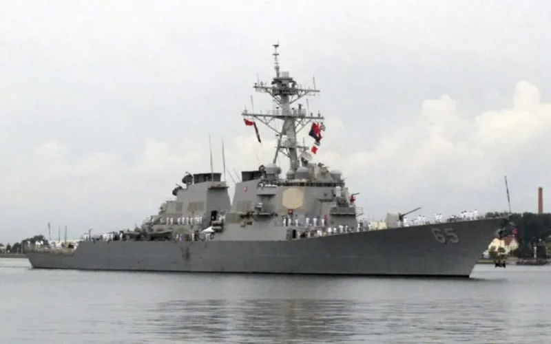 US Navy Destroyer Adrift Four Days in South China Sea