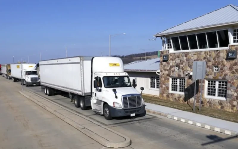 26,000 truckers can’t read English road signs on US highways