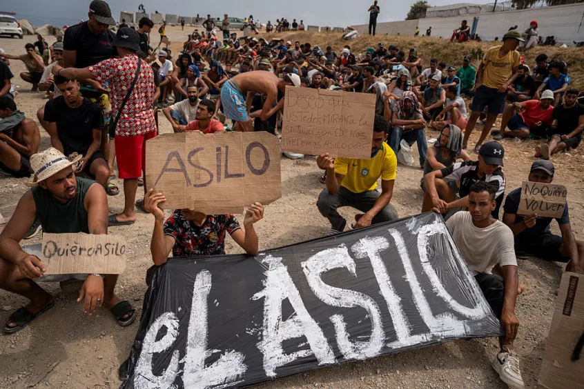 Brussels Pressures Spain to Send Migrant Minors Back to Morocco