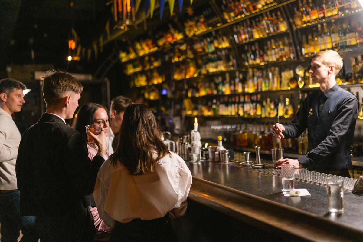 London Officials Push Ban on Standing at Bars