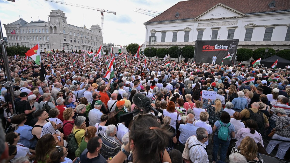 Constitutional Changes Build Authoritarian Rule in Hungary