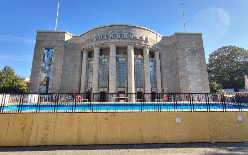 NGO receives 85,000 euros after canceling segregated swimming event