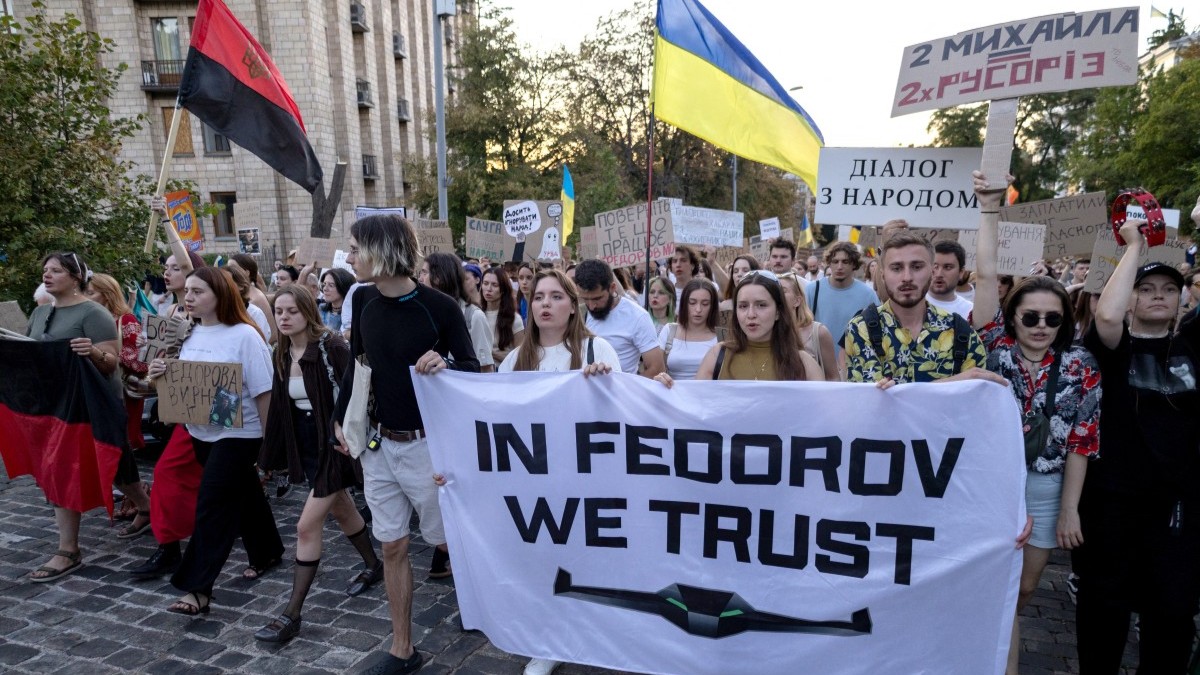 Ukraine Faces Calls for Wartime Elections