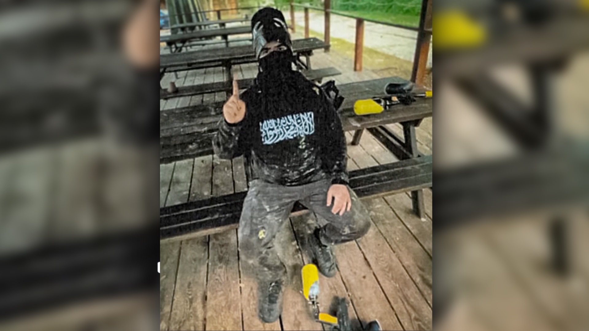 Abdul Ballout im Sommer 2024 beim Paintball spielen. Schon damals war er ein Islamist.