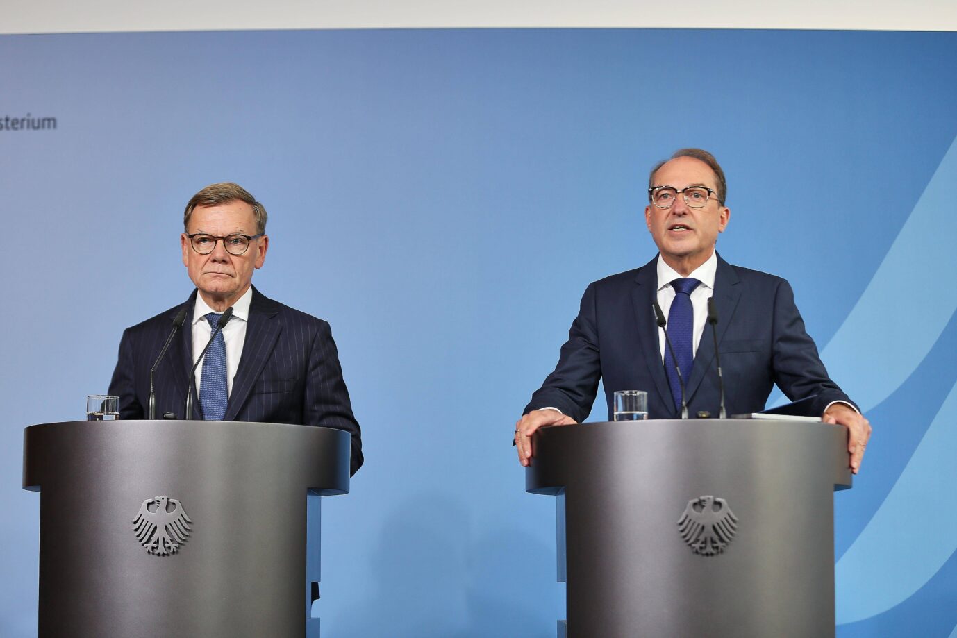 Germany Closes Russian Consulate and Cultural Center