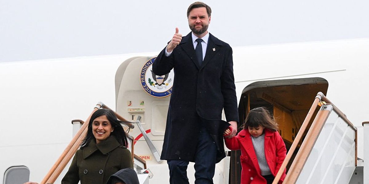 White House Plans Boost for Traditional Families With New Benefit