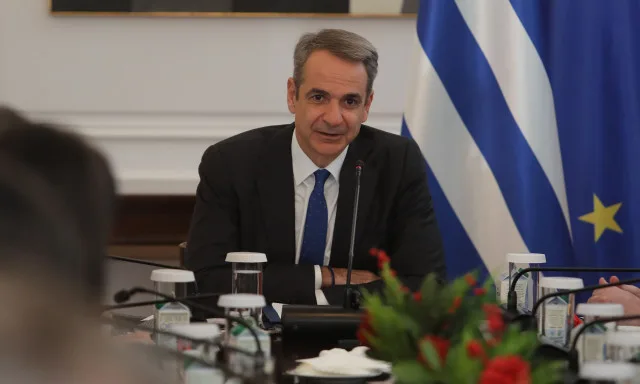 Paris Hosts Ukraine Contact Group Meeting with Mitsotakis Present