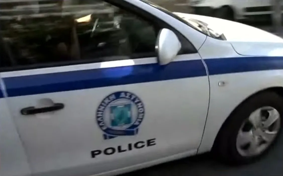 Kolonos: Three Foreigners Arrested with Contraband Cigarettes in Dramatic Escape Attempt