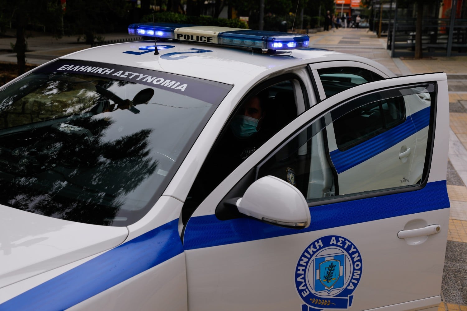 Knife Attack Horror in Metaxourgeio: Algerian Injured During Bag Snatch