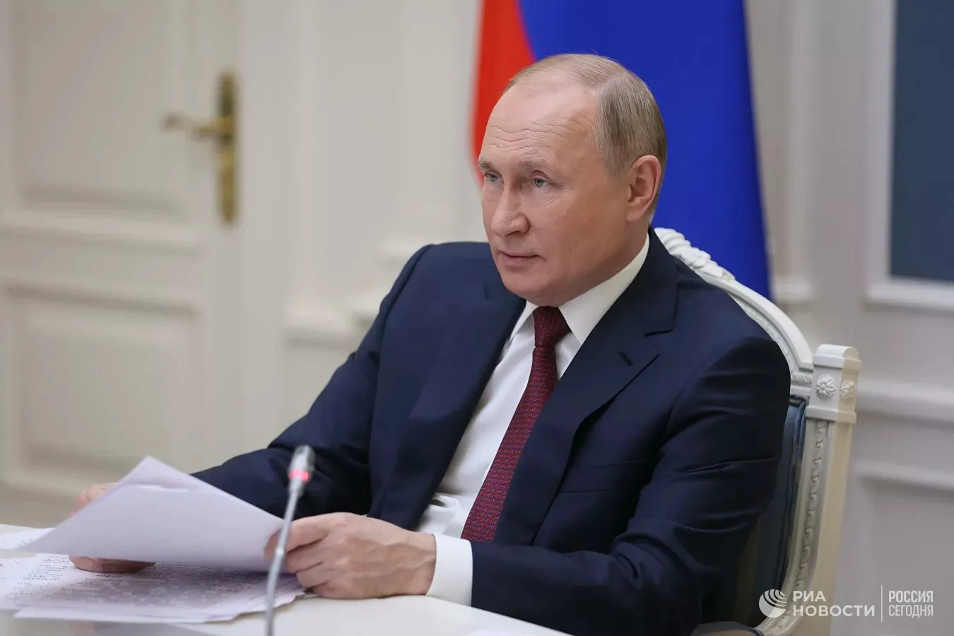 Shock in Europe: Putin Threatens to Cut Russian Gas Without EU Ban Lift