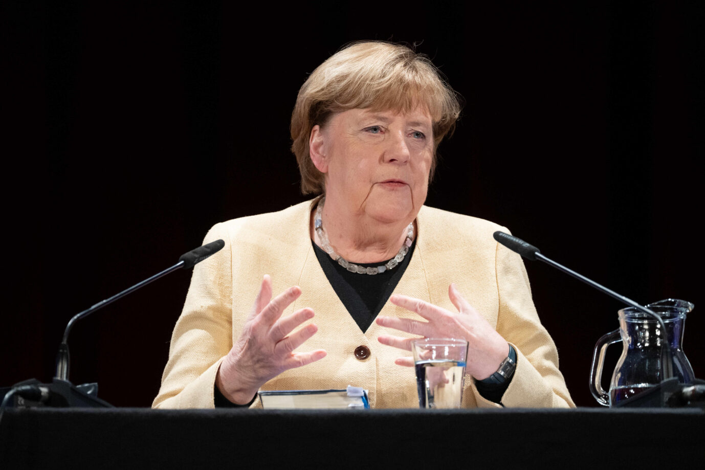 Merkel Defends Border Opening and Criticizes the Media