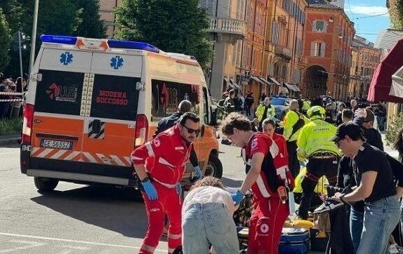 Italy: Terror Attack in Modena Leaves 12 Injured (Video)